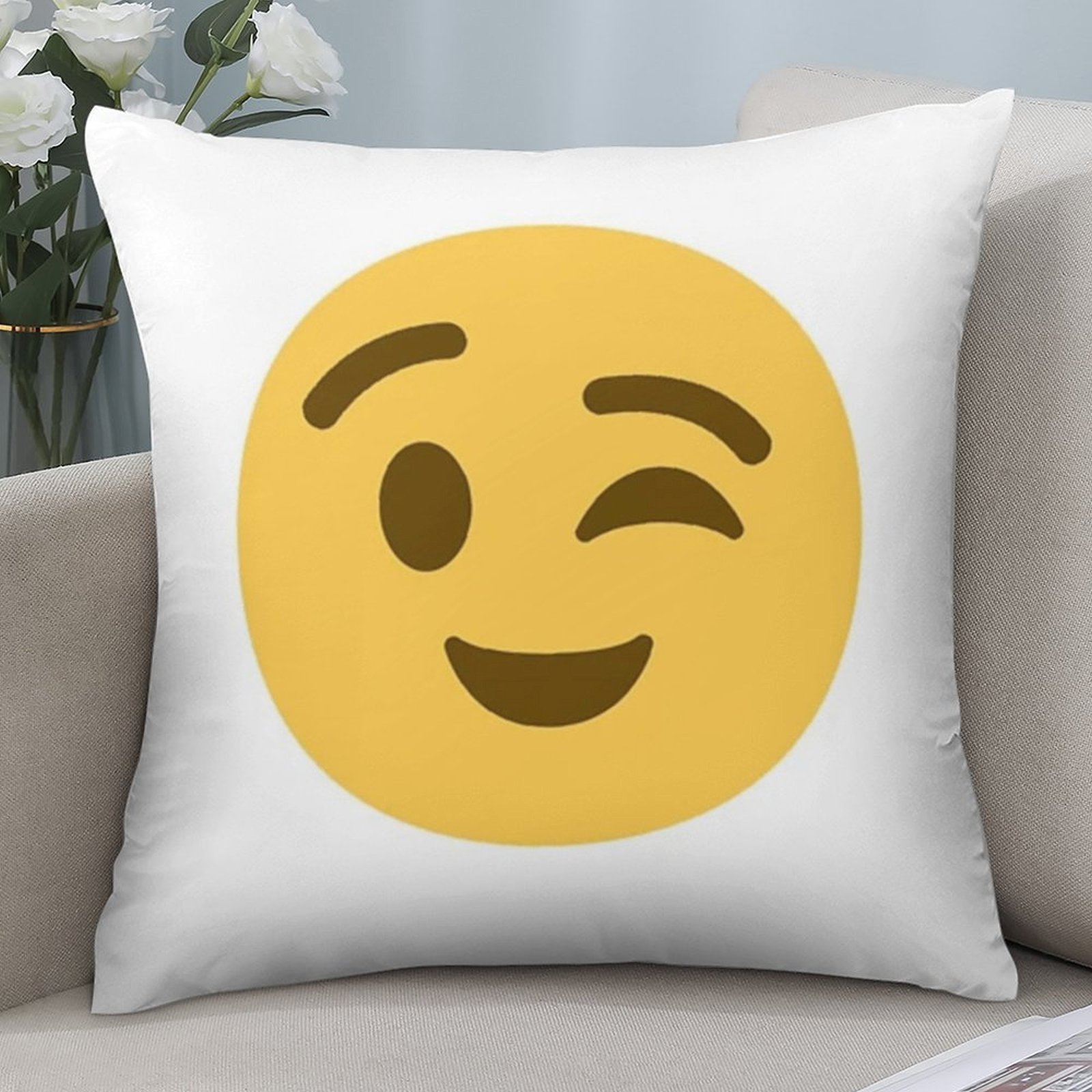 Home Decor Emoji - Sarung Bantal Emoji Mengedipkan Mata yang
